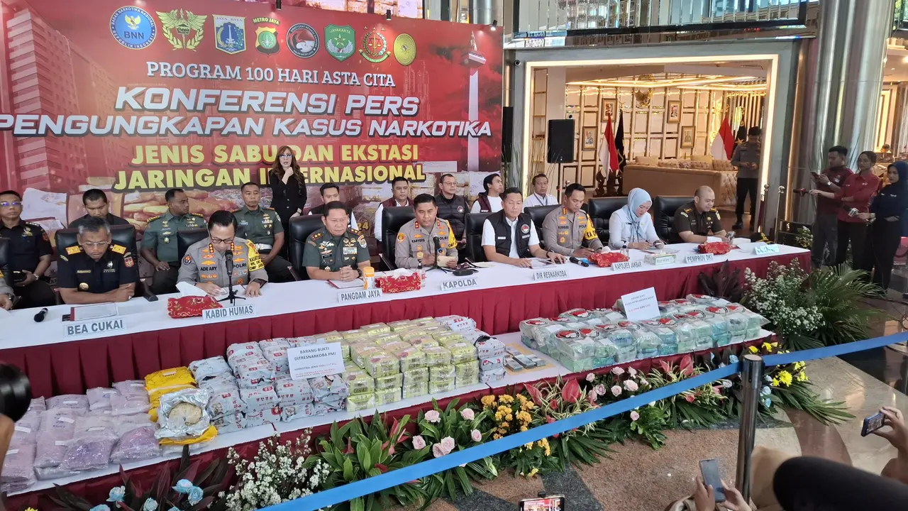 Konferensi Pers Pengungkapan Kasus Narkotika Polda Metro Jaya