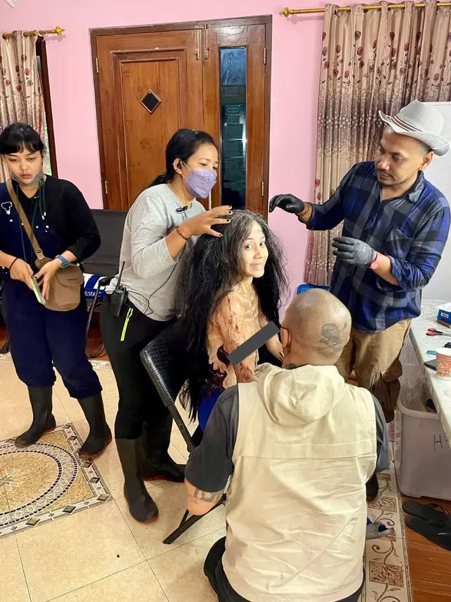 7 Potret Proses Makeup Dayinta Melira dalam Film Sewu Dino Ini Curi Perhatian