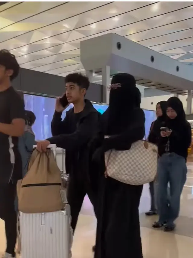 Potret Ummi Pipik dan anak-anak (Sumber: Instagram/_ummi_pipik_)