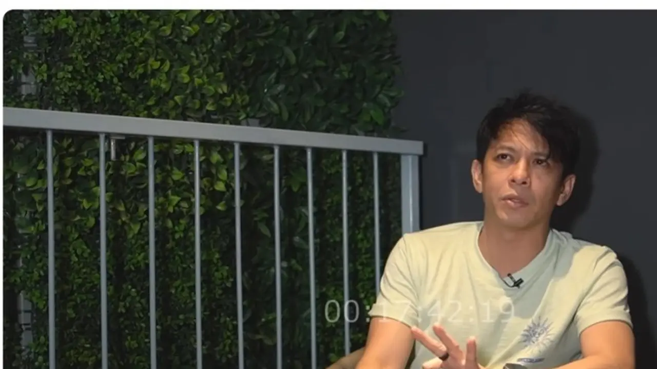 Ariel NOAH Ungkap Tipe Wanita Idamannya, Tak Harus Cantik atau Suka Musik dan Tidak Bau Badan.  foto: Youtube Sophie Navita TV