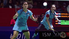 Ganda putri Indonesia, Lanny Tria Mayasari/Ribka Sugiarto melaju mulus ke babak kedua Daihatsu Indonesia Masters 2024 setelah membungkam perlawanan pasangan senior asal Jerman, Linda Efler/Isabel Lohau dengan straight-game, 22-20, 21-17 pada babak pertama yang berlangsung di Istora Senayan, Jakarta, Selasa (23/1/2024). (Bola.com/Bagaskara Lazuardi)