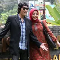 "…entah bagaimana kelak penderitaan proses kematian mereka berdua, kita semua akan menjadi saksi hidupnya. Rasa sakit hati ini dalam waktu dekat akan mereka rasakan 700 kali lebih pedih dari apa yang saya rasakan sekarang,..." tulis marissahaque. 