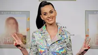 Kaget, Dalam Tas Katy Perry Ada Alligator