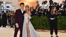 Dilasir dari HollywoodLife, sumber mengatakan bahwa Hailey menganggap Shawn benar-benar bertalenta, lucu, dan super seksi. (Hector Retamal/AFP)