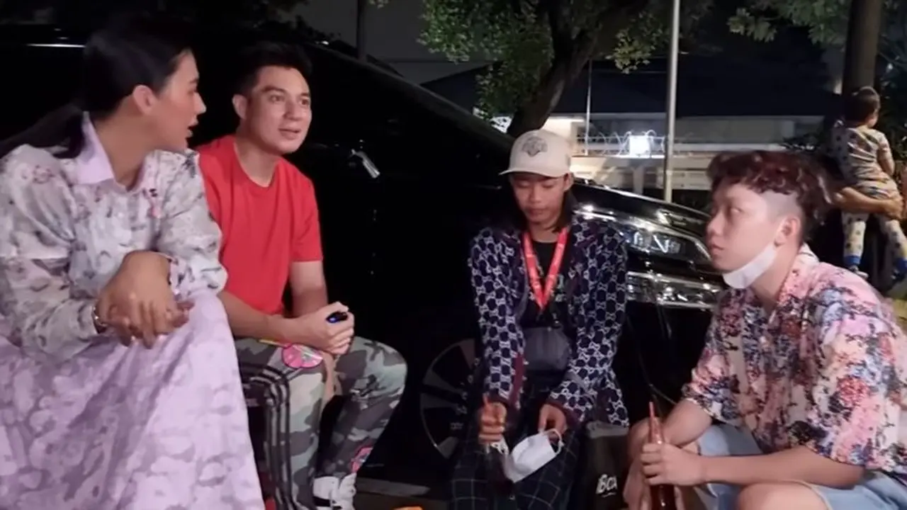 6 Momen Kedekatan Baim Wong dengan Bonge, Partner Acara Citayam Fashion Week