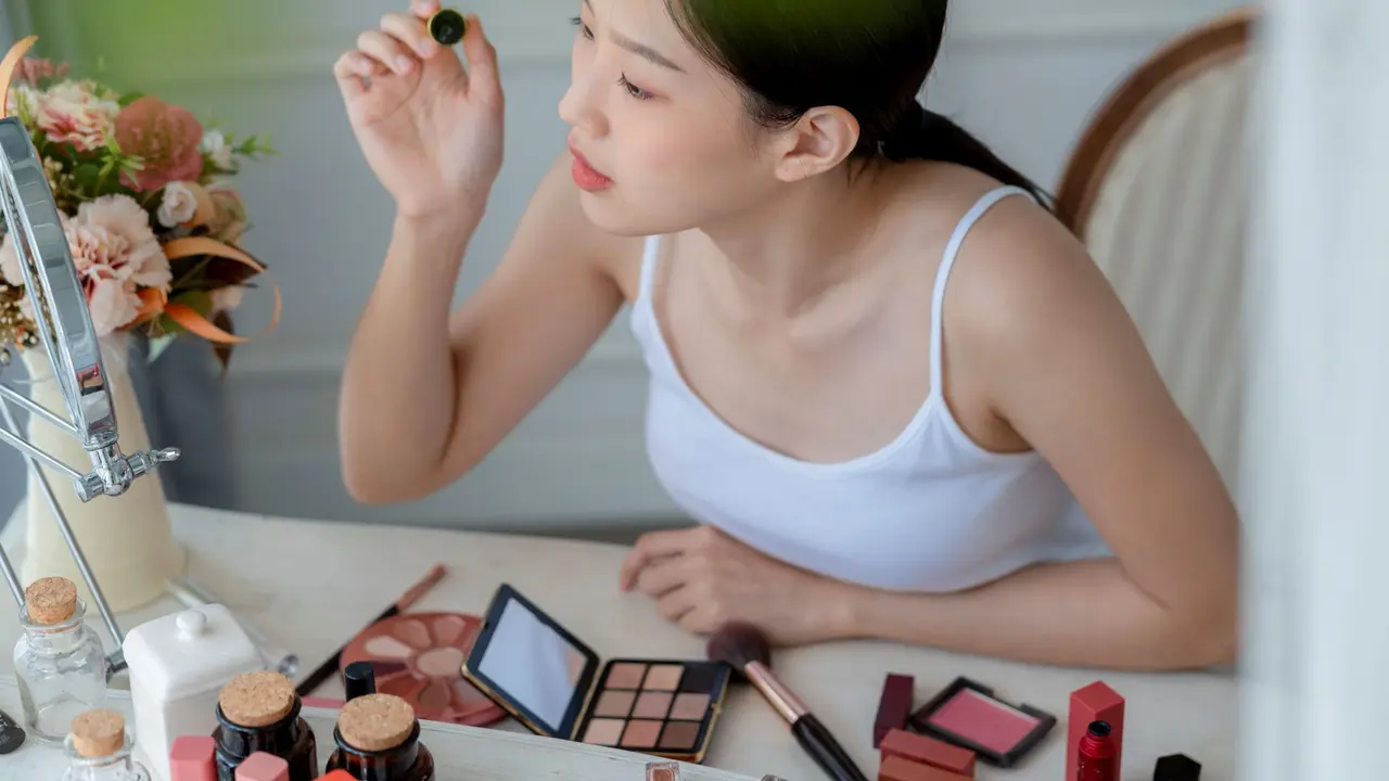 Inspirasi Makeup Soft Apricot untuk Tampilan Natural yang Segar