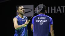 Ganda putra Indonesia, Fajar Alfian/Muhammad Fikri saat melawan Leo Carnando/Bagas Maulana dalam babak 16 besar Indonesia Masters 2026 di Istora Senayan, Jakarta, Kamis (22/1/2026). (Bola.com/M Iqbal Ichsan)