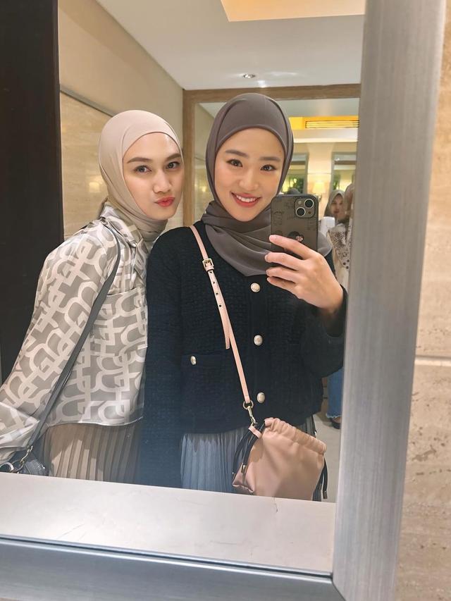 6 Potret Haruka dan Melody Dukung Adhisty Zara di Premiere Film Cinta Dalam Ikhlas