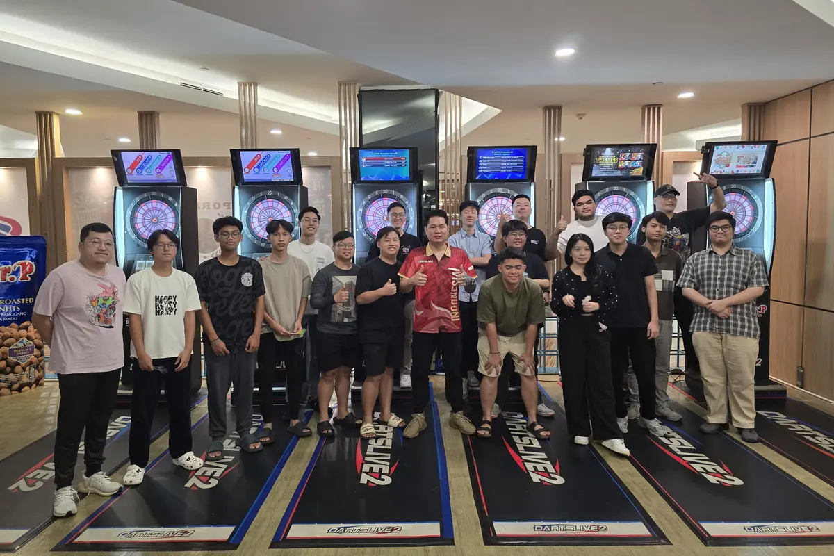 Juara DNC Tirta Suparjo Gelar Coaching Clinic Darts di Senayan