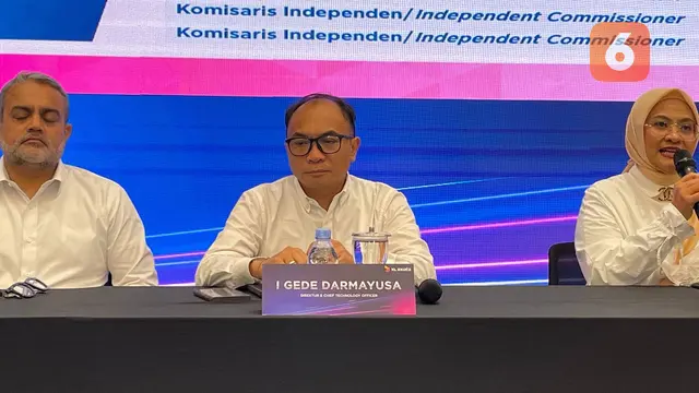 CTO XL Axiata I Gede Darmayusa (tengah)