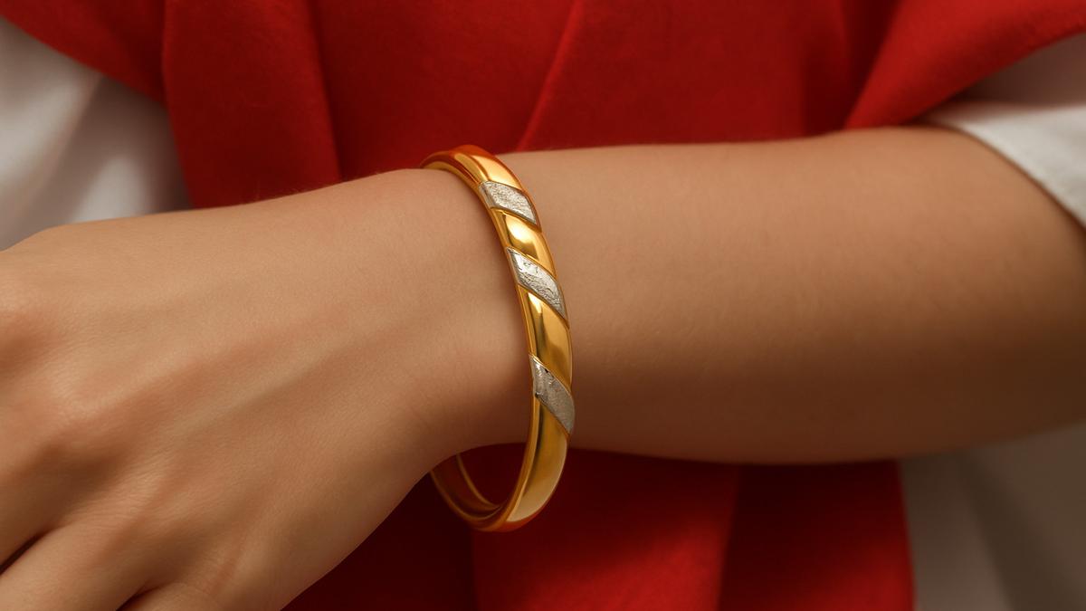 7 Model Gelang Emas yang Cocok Dipakai untuk Upacara Bendera Hari Kemerdekaan 17 Agustus 1945 HUT RI ke-80