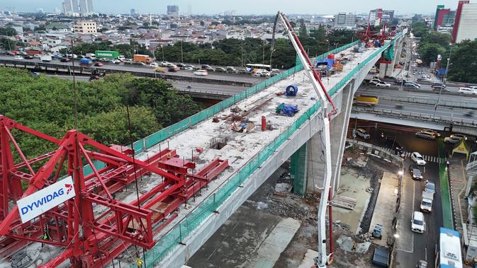 LRT Jakarta Fase 1B Capai Titik Krusial: Jembatan Tol Wiyoto Wiyono Kini Tersambung