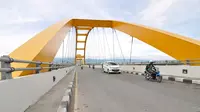 Jembatan Palu IV yang ada di Kota Palu, Sulawesi Tengah, memang memiliki daya tarik tersendiri bagi para wisatawan.