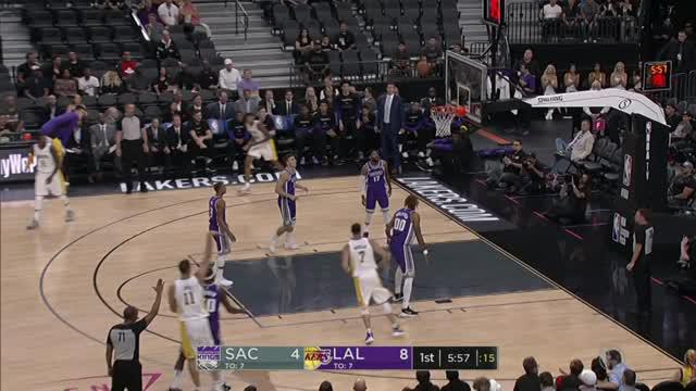 Los Angeles Lakers menang atas Sacramento Kings dengan skor 75-69.