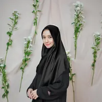 Sang ustad mengatakan, rencana Bella tersebut seperti sedang mengatur sang pencipta. Ia juga menyadarkan bahwa tidak ada yang mengetahui rahasia Tuhan soal kematian. (Instagram/laudyacynthiabella)