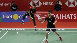 1. Mohammad Ahsan/Hendra Setiawan - Pasangan ganda putra Indonesia, Mohammad Ahsan/Hendra Setiawan telah dua kali menjuarai turnamen bulutangkis tertua di dunia, All England. The Daddies meraih gelar juara tersebut pada tahun 2014 dan 2019. (Bola.com/M Iqbal Ichsan)