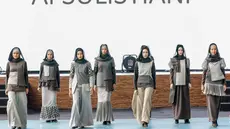 Lulusan Islamic Fashion Institute menampilkan karyanya yang bertajuk modest wear pada 5 Desember 2017 di Bandung. (Liputan6.com/pool/IFC)