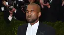 Di dunia fesyen rupanya juga terdapat diskriminasi, Kanye yang juga seorang perancang busana tersebut dianggap sebelah mata karena bukan gay. (Bintang/EPA)