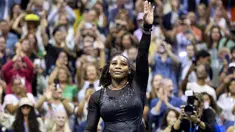 Serena Williams takluk di hadapan Ajla Tomljanovic asal Australia pada laga putaran ketiga US Open 2022, Sabtu (03/09/2022) pagi WIB. (AFP/Corey Sipkin)