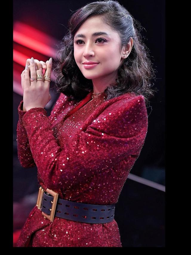 Dewi Perssik. (Foto: Instagram @dewiperssikreal)