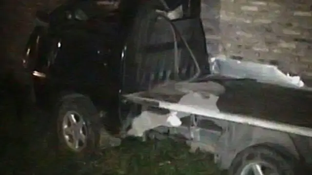 Mobil Box Hancur Ditabrak Kereta
