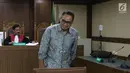Terpidana korupsi proyek pembangunan P3SON Hambalang, Andi Zulkarnaen Mallarangeng usai menjalani sidang perdana pengajuan Peninjauan Kembali (PK) di Pengadilan Negeri Jakarta Pusat, Kamis (19/7). (Liputan6.com/Helmi Fithriansyah)