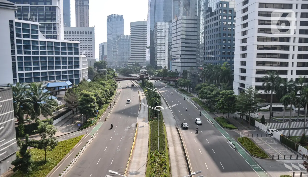 Kondisi arus lalu lintas di sejumlah ruas jalan protokol di DKI Jakarta terpantau lengang sejak kemarin. (merdeka.com/Iqbal S. Nugroho)
