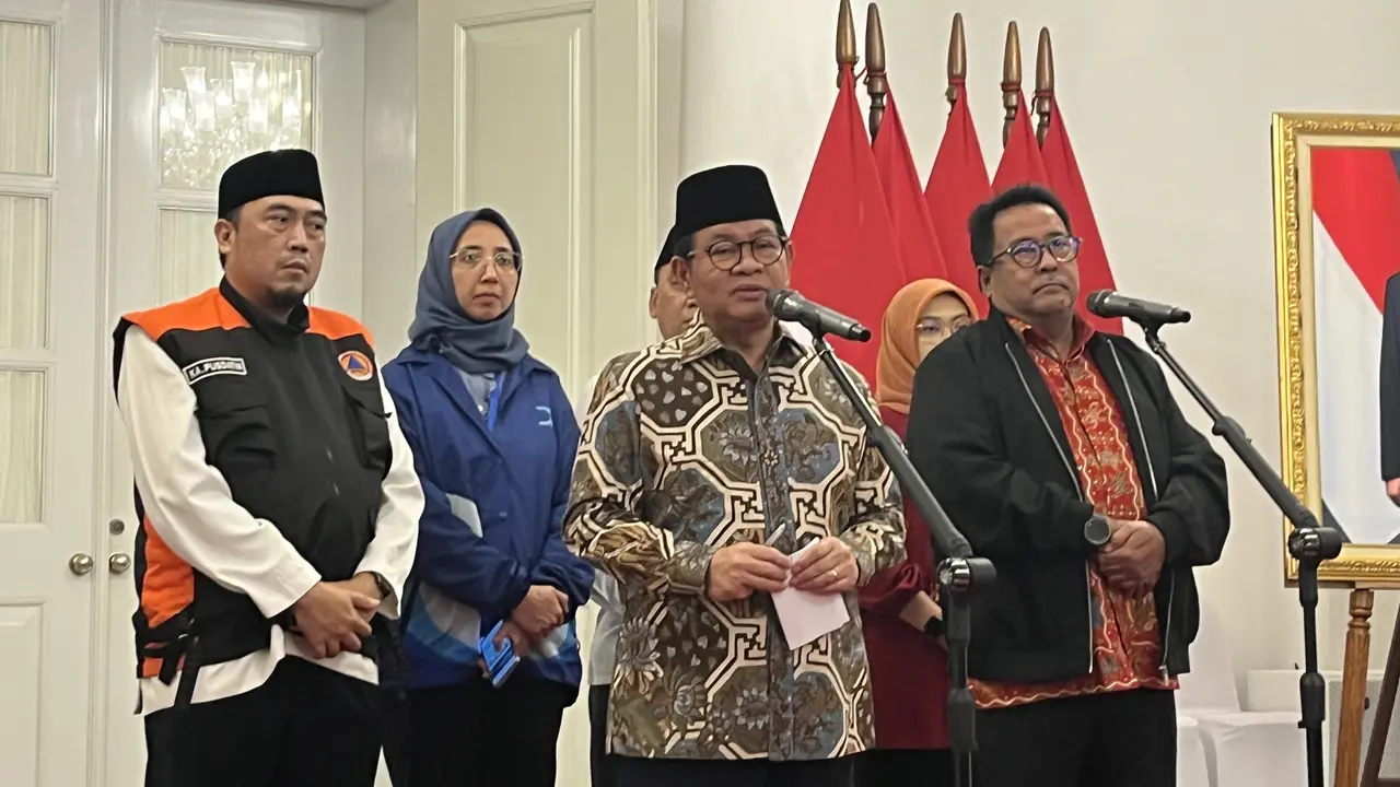 Gubernur DKI Jakarta Pramono Anung bersama wakilnya Rano Karno di Balai Kota Jakarta.