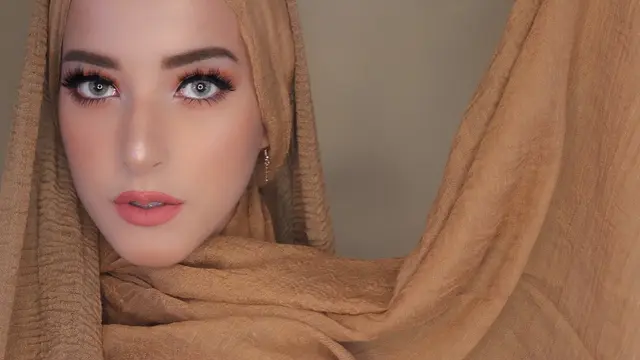 7 Potret Tasya Farasya dengan Balutan Hijab, Cantik Memesona
