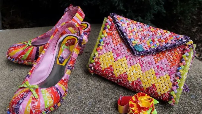 [Bintang] Fashion Item Ini Dibuat dari Bungkus Permen, PD untuk Memakainya?