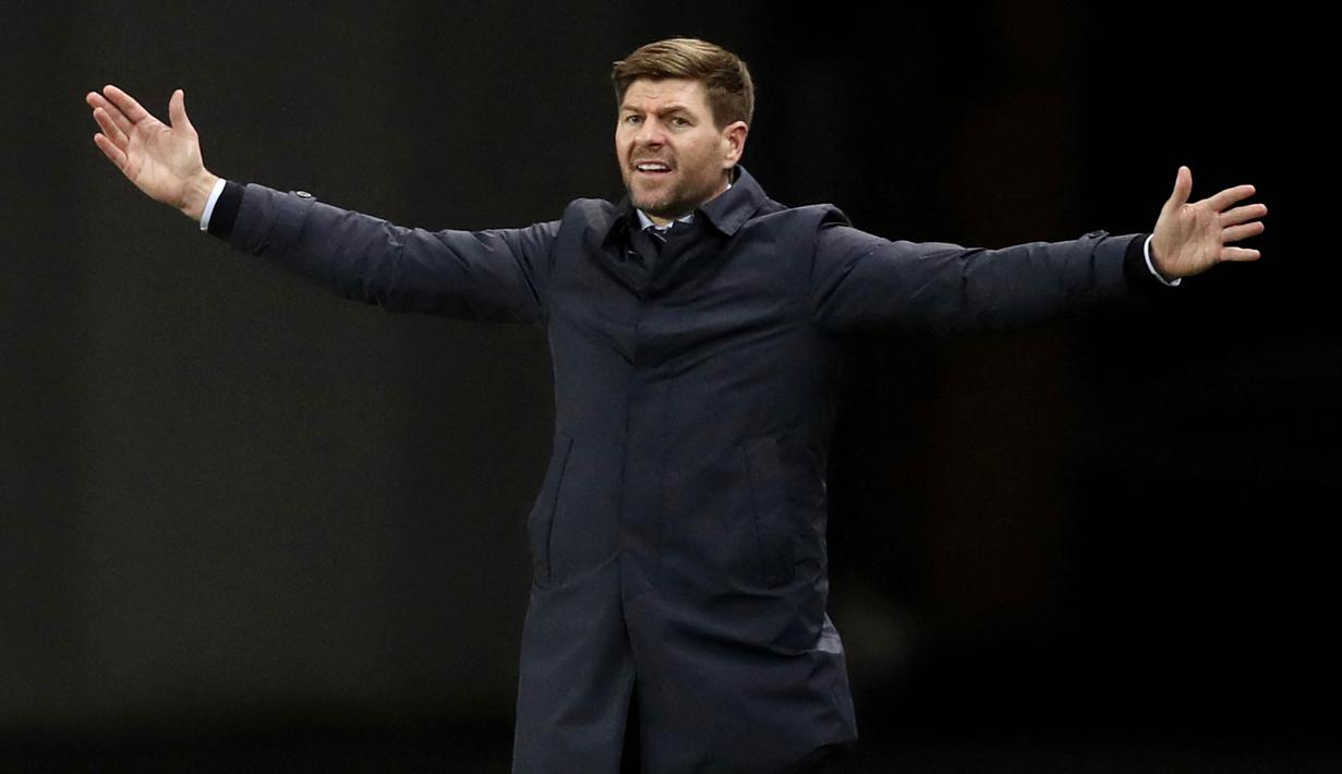 Jika terus konsisten kemungkinan besar Steven Gerard akan membawa timnya jadi juara liga untuk pertama kalinya dalam satu dekade terakhir. (Photo by RUSSELL CHEYNE/POOL/AFP)