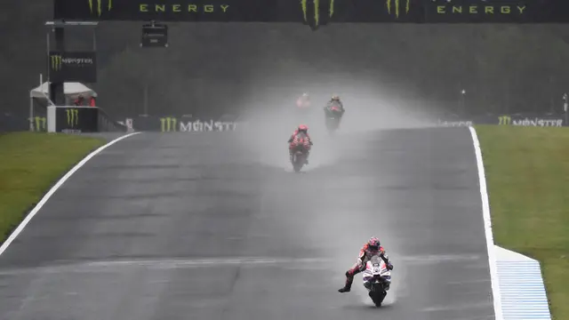 Foto: Diwarnai Hujan Deras dan Berakhir Red Flag, Jorge Martin Dinyatakan Juara MotoGP Jepang 2023