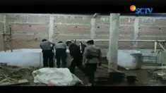 Petugas masih belum berani melakukan evakuasi korban karena khawatir terkena dampak gas beracun.