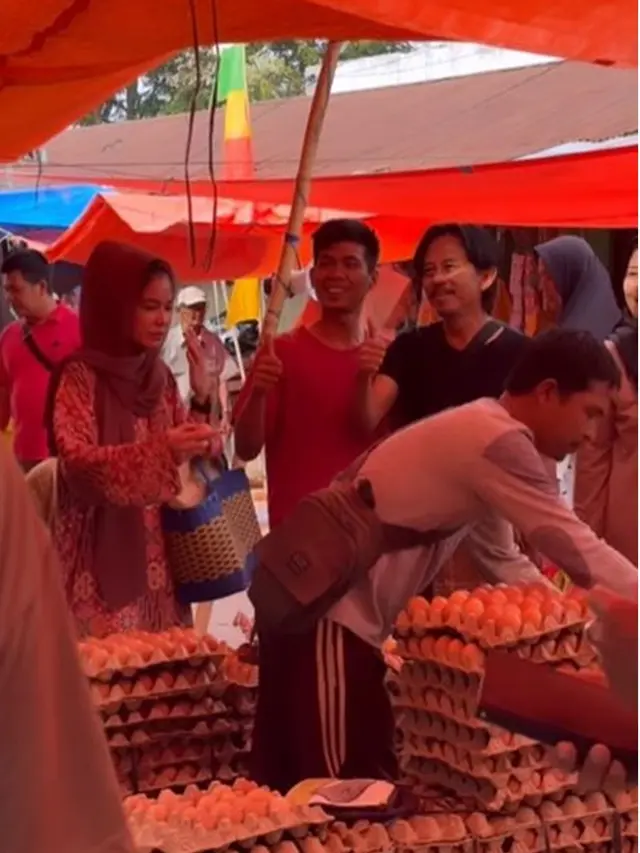 Kini Jualan di Kantin, 6 Potret Kesibukan Epy Kusnandar Usai Preman Pensiun Tamat