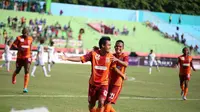 Pemain Pusamania Borneo FC, Sultan Samma rayakan gol ke gawang Surabaya United (Liputan6/PBFC)