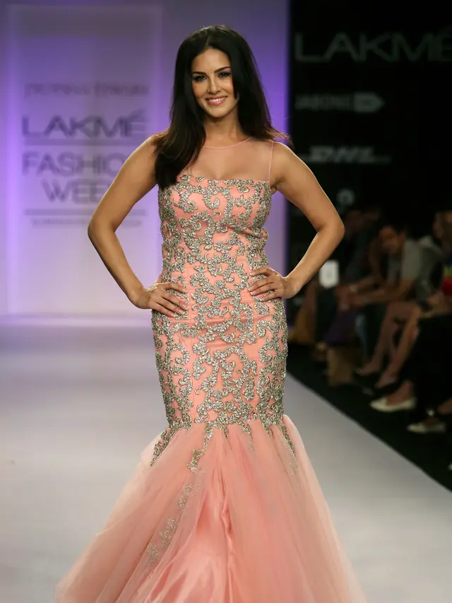 [Bintang] Sunny Leone