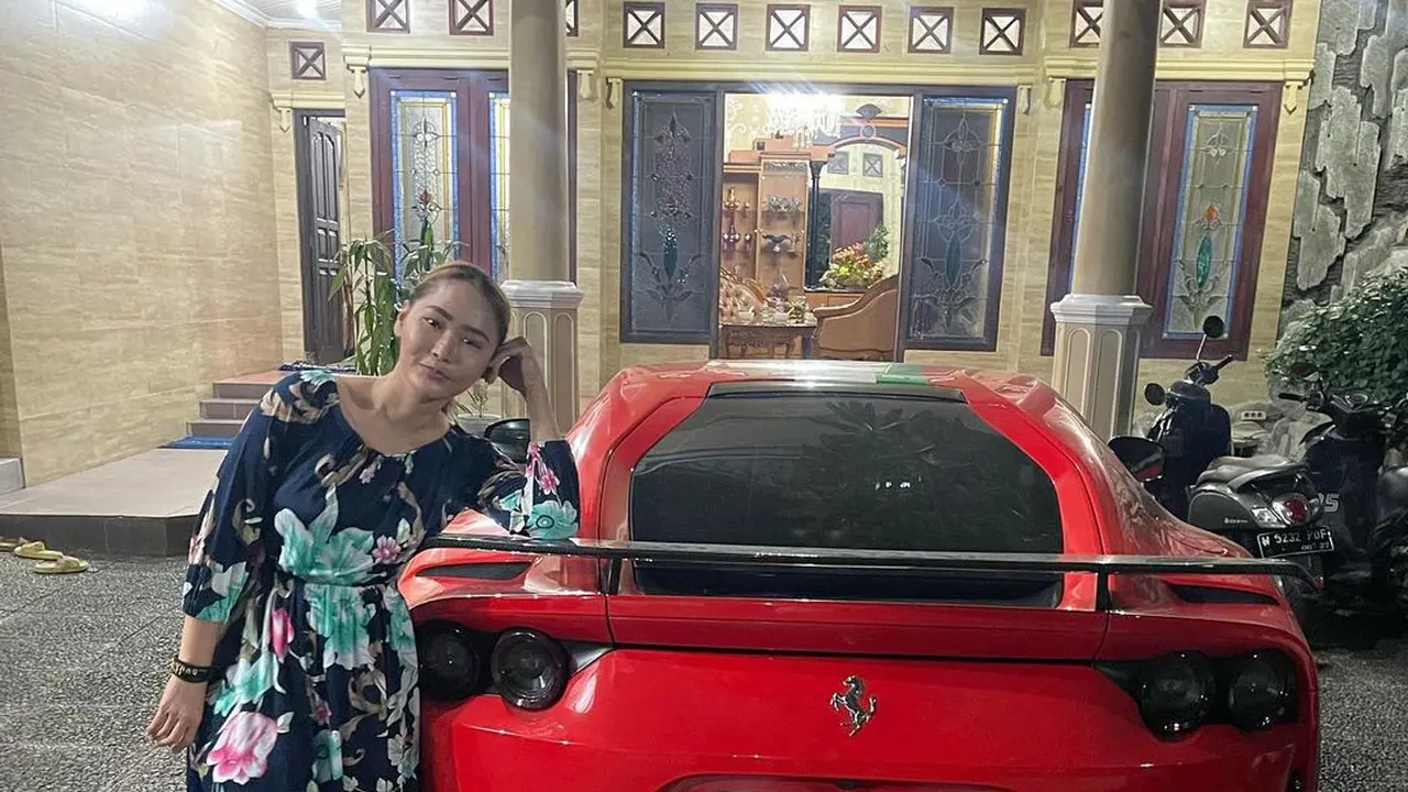 Inul Daratista di kediamannya di kampung halaman (Instagram/inul.d)