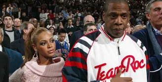 Anak kembar pasangan Beyonce dan Jay Z sudah lahir sejak beberapa hari lalu. Meskipun sampai saat ini belum diketahui wajahnya seperti apa, namun nama sepasang anak kembar itu sudah ada.  (AFP/Bintang.com)