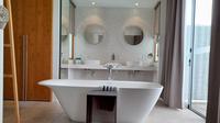 Inspirasi kamar mandi terbuka dari Kuramathi Resort. (dok. Liputan6.com/Dinny Mutiah)