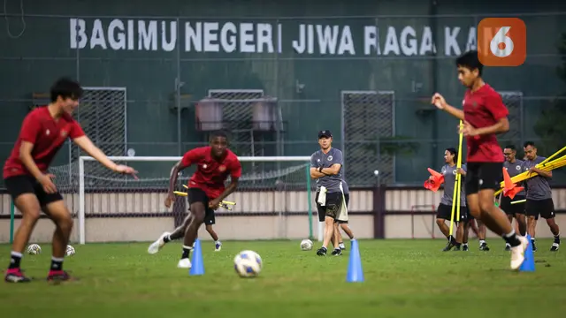 Latihan Timnas Indonesia Senior dan Timnas Indonesia U-20