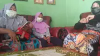 Seorang istri melaporkan suaminya, TR (19), ke Unit PPA Polres Serang Kota karena telah memukul anaknya sendiri yang baru berusia 2 bulan. (Liputan6.com/ Yandhi Deslatama)