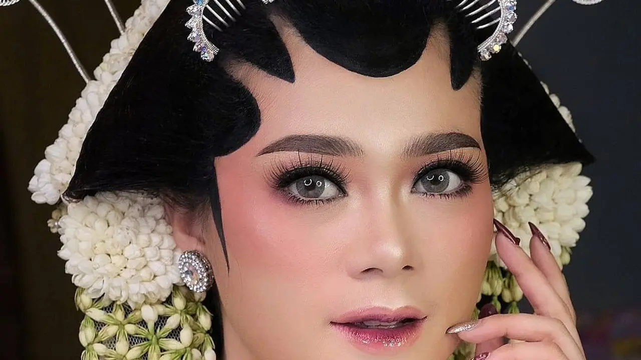 MUA di Blitar Ungkap Ritual Rias Calon Pengantin Jawa, Tidak Keramas Tujuh Hari hingga Menyalakan Dupa