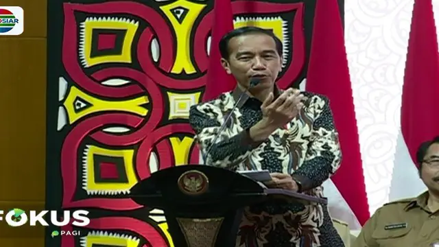 Presiden Jokowi juga menyerahkan bantuan Program Keluarga Harapan (PKH) tahap pertama kepada 1.000 Keluarga Penerima Manfaat (KPM) yang merupakan warga Depok. Penyerahan bantuan dilakukan di Graha Insan Cita Sukmajaya, Depok.