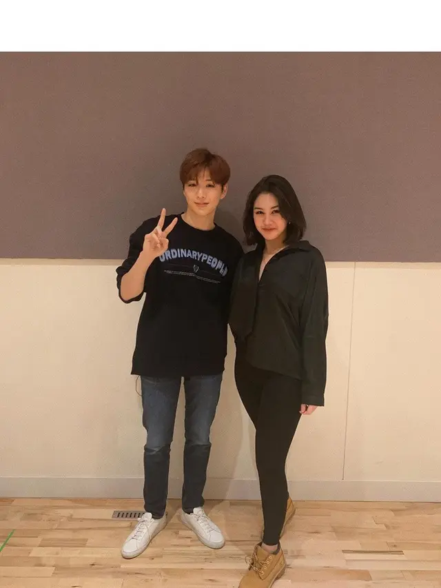 5 Momen Luna Maya dan Vanesha Prescilla saat Interview Kang Daniel, Hebohkan Fans