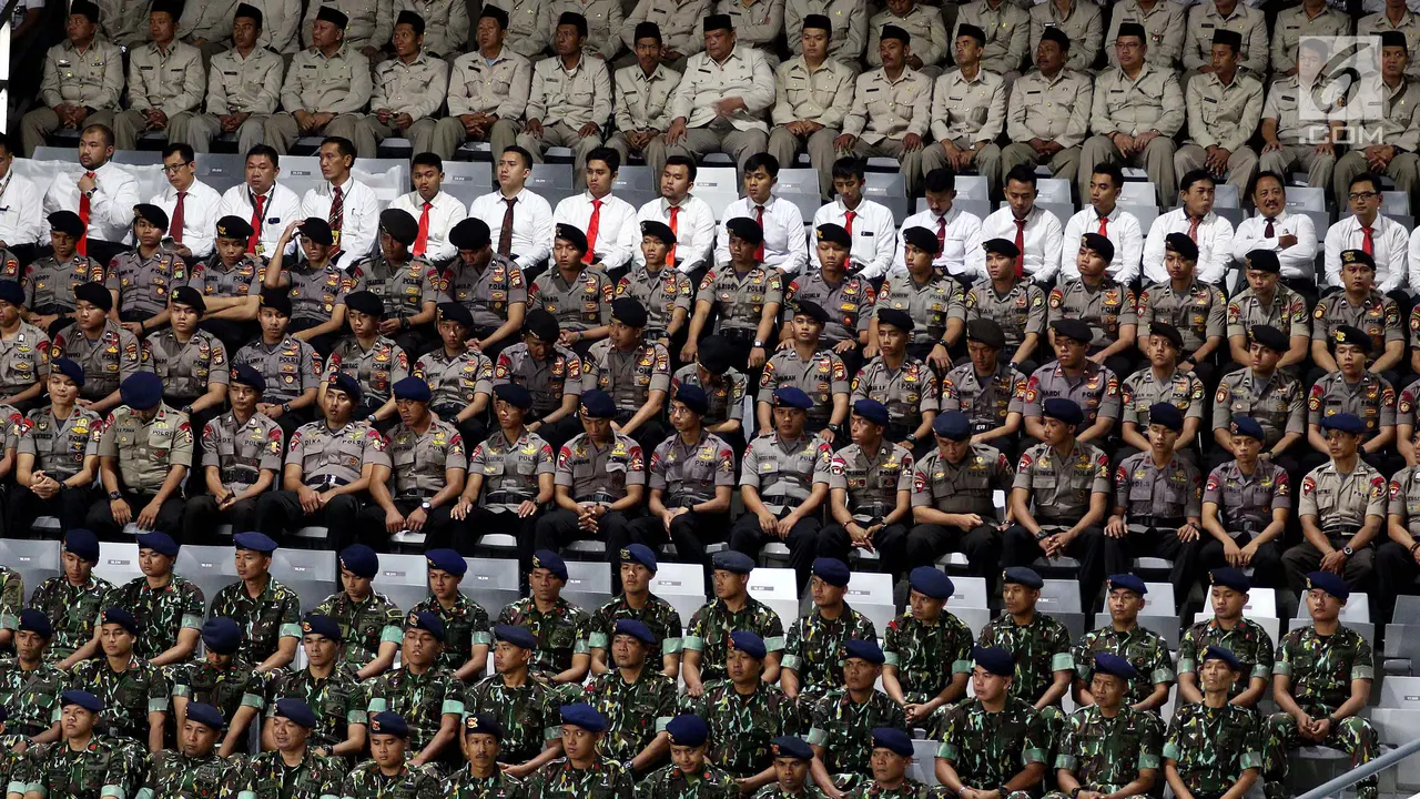 Personel Polri di HUT Bhayangkara