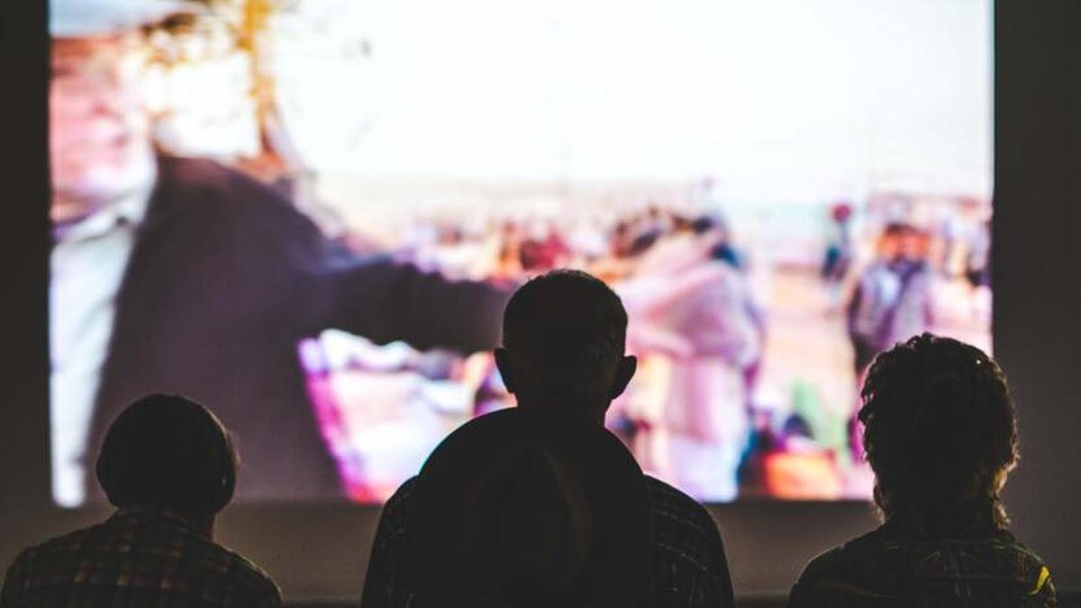 Hiburan Lebaran di Rumah Jadi Lebih Maksimal Maksimal untuk Keluarga dengan TV Berteknologi Canggih