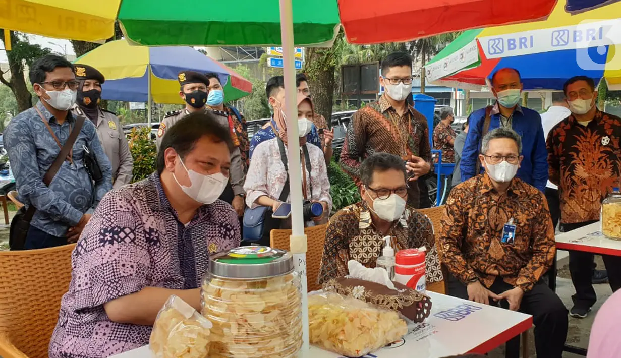 Menko Bidang Ekonomi Airlangga Hartarto mengatakan program Kartu Prakerja mampu membangkitkan semangat masyarakat untuk berwirausaha tanpa pandang usia di masa pandemi. (Liputan6.com/HO/Askrindo)