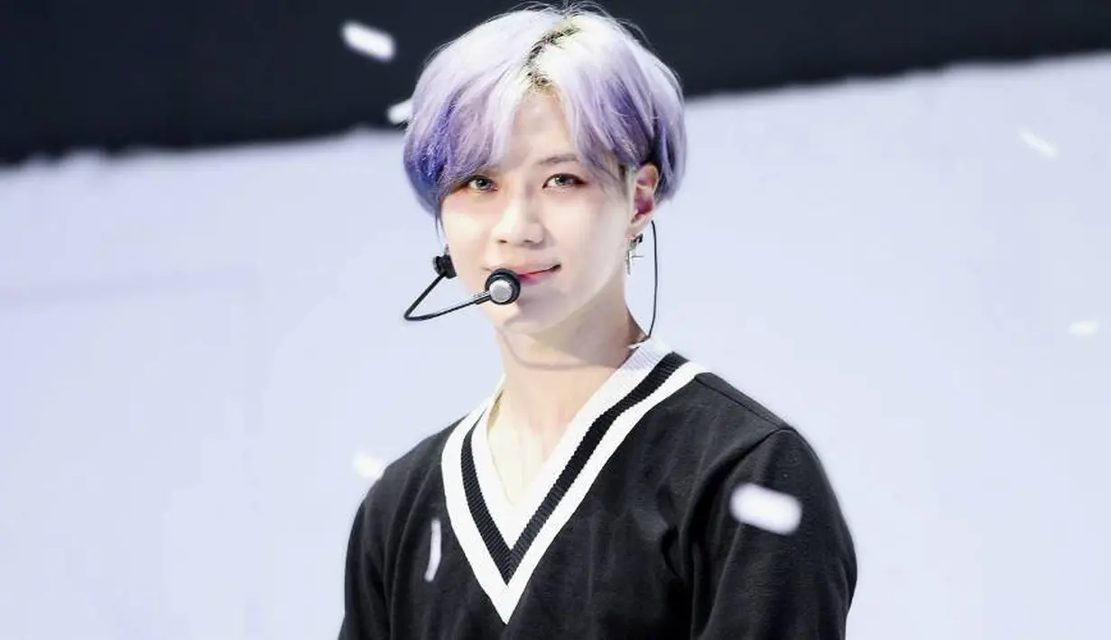 Beberapa waktu lalu, Taemin menggelar acara fansign di kawasan Gangnam. (foto: allkpop.com)