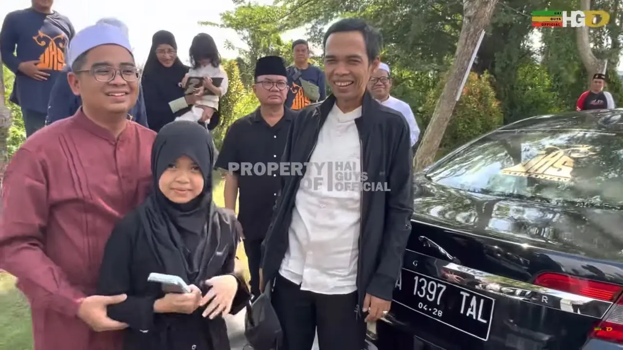 UAS Terima Hadiah Mobil Mewah