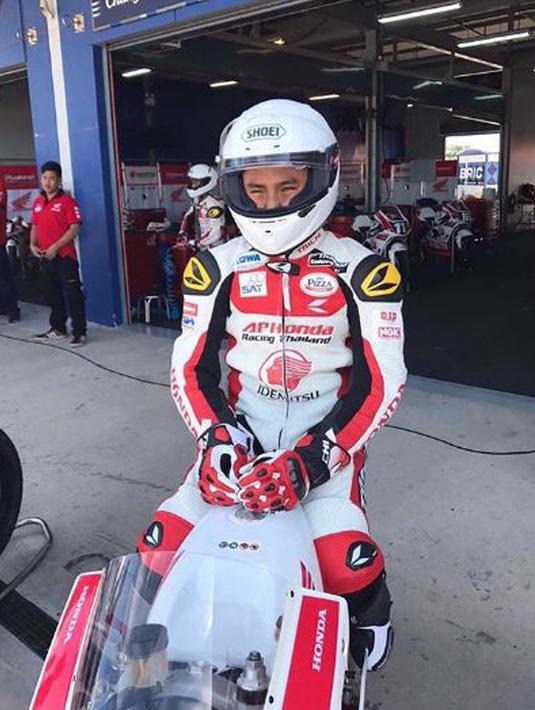 Mario Suryo Aji mulai menekuni balap motor sejak usia dini. Saat berumur 5 tahun, Mario sudah bisa mengendarai sepeda motor mini berjenis motocross. Dan pada umur 6 tahun, Mario sudah mengikuti lomba motocross di Kediri. (instagram.com/marios.a96/)